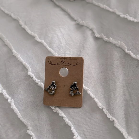 MERMAID EARRINGS FOR SALE. (never worn) only selling for $10! - Picture 3 of 3